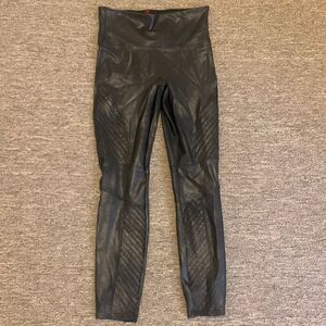 Spanx EUC black faux leather moto leggings Size medium